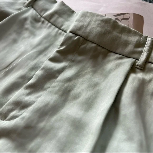 Zara High Waist Green Pleated Shorts - Picture 2 of 3